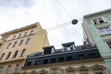 Viyana, Avusturya - 18 Haziran 2023: Viyana sokaklarından birinin manzarası