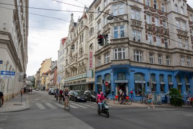 Viyana, Avusturya - 18 Haziran 2023: Viyana sokaklarından birinin manzarası