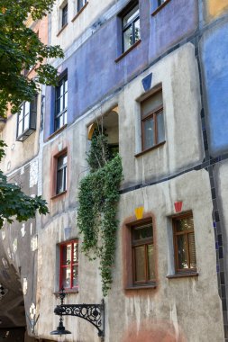 Viyana, Avusturya - 22 Haziran 2023: Viyana 'nın en alışılmadık binası. Hundertwasser Evi 'nin Parçası