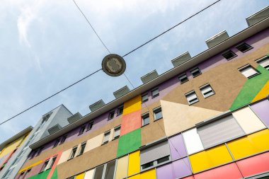 Viyana, Avusturya - 22 Haziran 2024: Avusturya başkentinin modern mimarisi