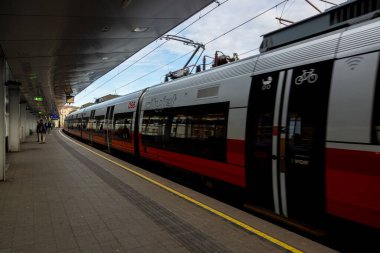 Viyana, Avusturya - 14 Şubat 2023: Viyana Handelskai Tren İstasyonu