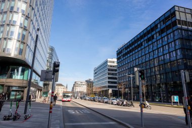 Viyana, Avusturya - 14 Şubat 2023: Avustralya başkenti Viyana 'nın Merkez İstasyonu yakınlarındaki modern mimarisi