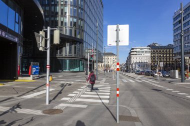 Viyana, Avusturya - 14 Şubat 2024: Viyana sokaklarından birinin manzarası