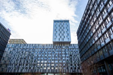 Viyana, Avusturya - 14 Şubat 2023: Avusturya başkenti Viyana 'nın Merkez İstasyonu yakınlarındaki modern mimarisi