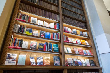 Viyana, Avusturya - 15 Şubat 2024: Parlamenter Kütüphanenin İçi