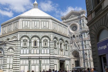 Floransa, İtalya - 21 Ağustos 2019: İtalya 'daki Floransa' da Aziz Mary Katedrali 'nin bir parçası