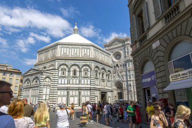 Floransa, İtalya - 21 Ağustos 2019: İtalya 'daki Floransa' da Aziz Mary Katedrali 'nin bir parçası