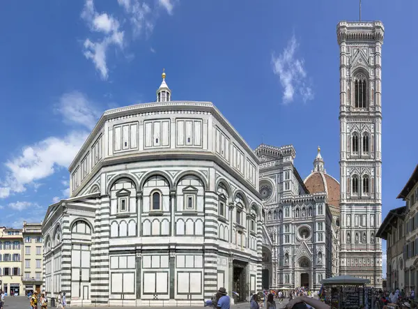 Floransa, İtalya - 21 Ağustos 2019: Floransa, İtalya 'daki Aziz Mary Katedrali