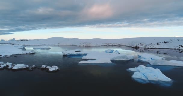 Repülj Este Antarktiszon Gleccserek Derűs Szépsége Érintetlen Jeges Óceáni Tájakkal — Stock videók