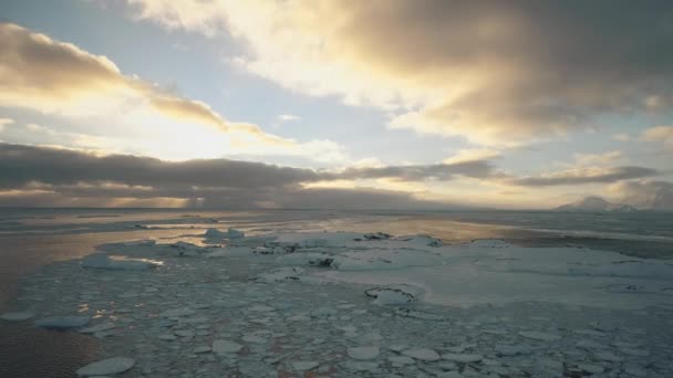Polarsolnedgången Dawn Över Antarktis Kust Havet Täckt Ovanför Flygplanet Antarktis — Stockvideo