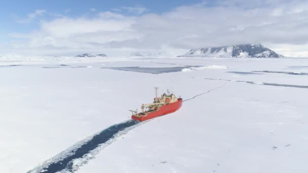Red Antarctica Icebreaker Boat Break Ice Aerial Zoom Sicht Laurence — Stockvideo
