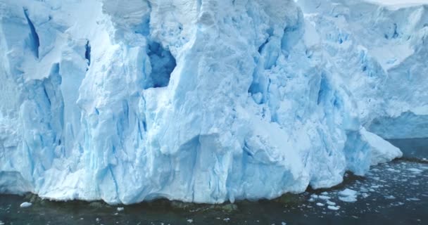Glaciar Gigante Elevando Oceano Polar Antártida Uma Enorme Formação Parede — Vídeo de Stock