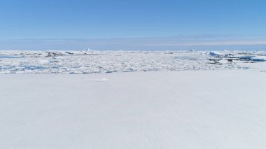 Antarktika Sahil Buzulu Açık Deniz Hava Görüntüsü. Arktik Göl Yüzen Buz Görkemli Manzarası Küresel Isınma Uçağı Uçağı
