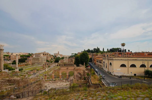 Foto Foro Romano Verão Antigo Bairro Nas Proximidades Roma Itália — Fotografia de Stock