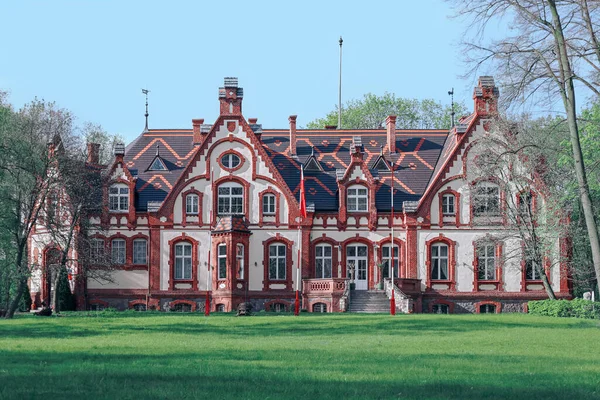 2023年5月3日 查普利沃 Chraplewo宫 建于1888年 目前设有小学和职业学校 — 图库照片
