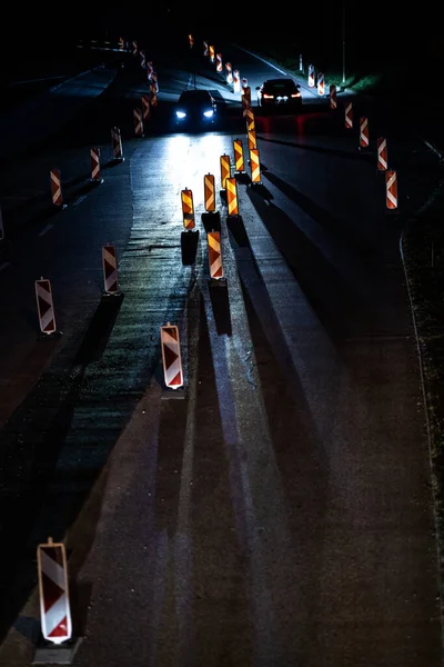 Auta Silnici Silnicemi Pracuje Silnici Noční Provoz — Stock fotografie