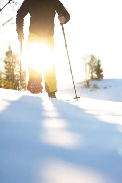 Ciaspolata Inverno Nella Neve Profonda Camminando Nella Neve Escursioni Montagna — Foto Stock