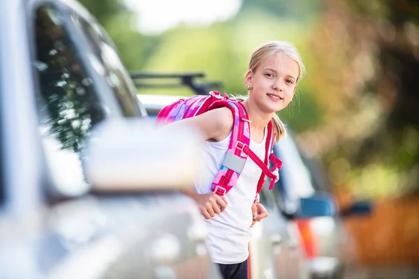 Cute Little Girl Going Home School Looking Well Crossing Street — Stock Photo, Image