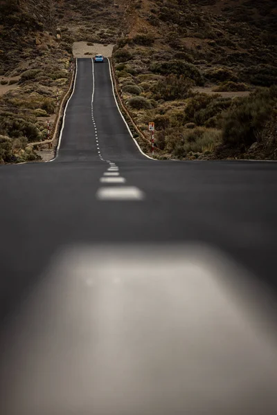 Hosszú Egy Hegyi Völgyben Autóval Rajta Teide National Park Tenerife — Stock Fotó