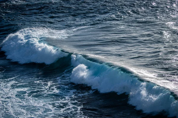 Krascha Vågor Stenar Landskap Natur Utsikt Och Vackra Tropiska Havet — Stockfoto