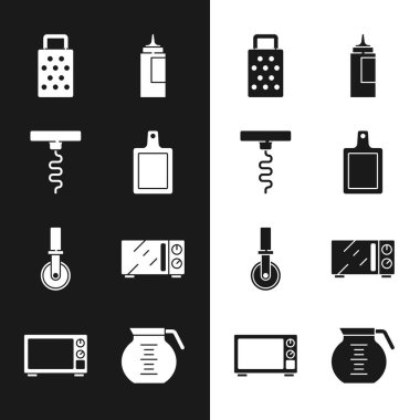 Kesme tahtası şarap tirbuşonu rendelenmiş sos şişesi pizza bıçağı mikrodalga fırın kahve demliği ve ikon. Vektör.