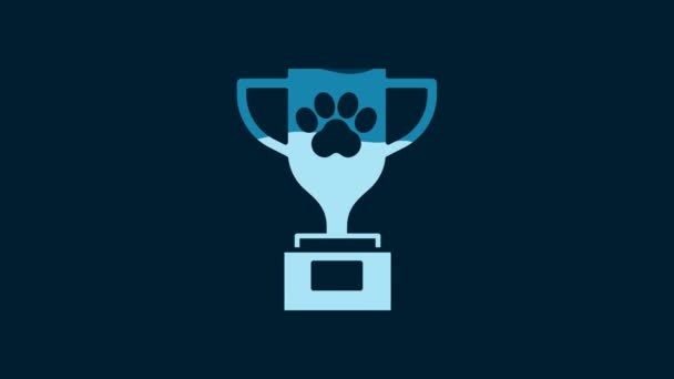 青の背景に隔離されたホワイトペット賞のシンボルアイコン ペットの展覧会の勝者の概念として犬の足跡とメダル 4Kビデオモーショングラフィックアニメーション — ストック動画