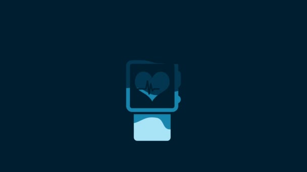 Білий Розумний Годинник Показує Піктограму Частоти Серцебиття Ізольовано Синьому Фоні — стокове відео