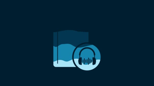 青の背景に分離されたホワイトオーディオブックアイコン ヘッドフォン付きの本 音声ガイドサイン オンライン学習の概念 4Kビデオモーショングラフィックアニメーション — ストック動画