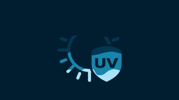 青色の背景に分離された白色Uv保護アイコン 太陽と盾 紫外線放射線 Spfの太陽サイン 4Kビデオモーショングラフィックアニメーション — ストック動画