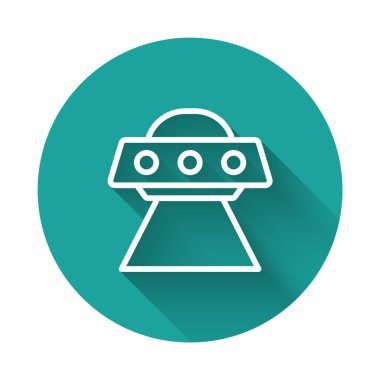 Beyaz çizgi UFO uçan uzay gemisi simgesi uzun gölge arkaplan izole. Uçan daire. Uzaylı uzay gemisi. Gelecekteki bilinmeyen uçan nesne. Yeşil daire düğmesi. Vektör