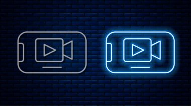 Parlayan neon hattı çevrimiçi video oynatma simgesi tuğla duvar arka planında izole edildi. Akıllı telefon ve üzerinde oyun işareti olan film şeridi. Vektör