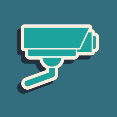 Yeşil güvenlik kamerası simgesi yeşil arkaplanda izole edildi. Uzun gölge tarzı. Vektör.