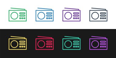 Grunge Radyo 'nun beyaz arka planında anten simgesi var. Tek renkli klasik çizim. Vektör.