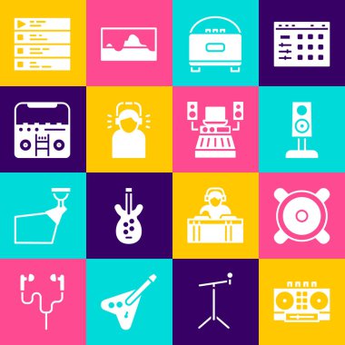 DJ 'i uzaktan kumandalı ve karışık müzikli ayarla, Stereo hoparlörü, Erkek kulaklığı, hoparlörlü ev teybi, müzik listesi ve kayıt stüdyosu ikonu. Vektör