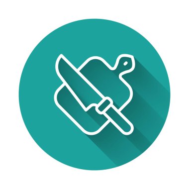 Beyaz çizgi kesme tahtası ve bıçak ikonu uzun gölge arkaplanı ile izole edilmiş. Kesme tahtası sembolü. Çatal bıçak sembolü. Yeşil daire düğmesi. Vektör