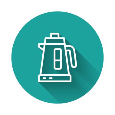 Beyaz çizgi elektrikli su ısıtıcısı ikonu uzun gölge arkaplan izole. Çaydanlık ikonu. Yeşil daire düğmesi. Vektör