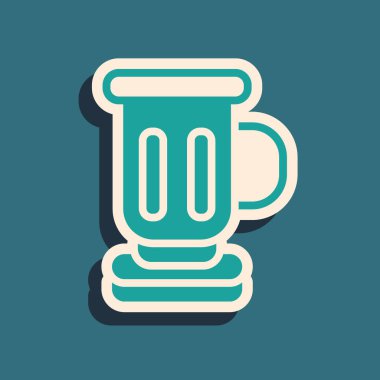 Yeşil arka planda yeşil ortaçağ kadeh ikonu izole edildi. Uzun gölge tarzı. Vektör