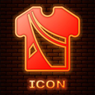 Parlayan neon renkli Hintli adam geleneksel Hindu kıyafetleri giyer ve uzun gömlek ikonu tuğla duvar arkasında izole edilir. Vektör.
