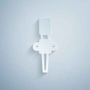 Kağıt kesiği Meşale alev simgesi gri arkaplanda izole edildi. Sembol ateşi sıcak, alev gücü, alev ve ısı. Kağıt sanatı tarzı. Vektör.