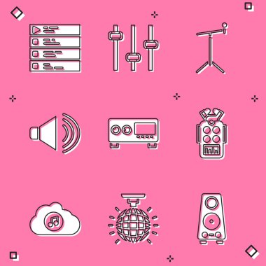Müzik çalma listesini, eşitleyiciyi, standı olan mikrofonu, hoparlör sesini, gitar amplifikatörünü, yayın hizmetini ve disko topu simgesini ayarla. Vektör