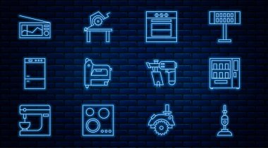 Elektrik süpürgesi, otomat, fırın, elektrikli inşaat zımbası, buzdolabı, radyo, çivi tabancası ve tahta testeresi. Vektör