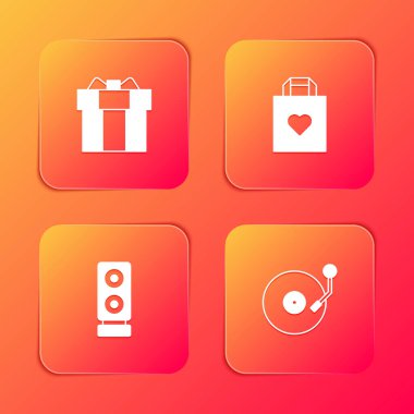 Hediye kutusunu, kalbi olan alışveriş çantasını, müzik seti hoparlörünü ve vinil disk simgesini ayarla. Vektör