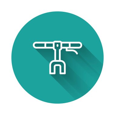 Beyaz çizgi bisiklet gidon simgesi uzun gölgeli izole edilmiş. Yeşil daire düğmesi. Vektör.