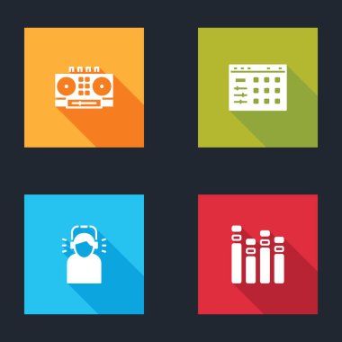 DJ kumandasını ve karıştırıcı müziği, davul makinesini, erkek kulaklığını ve müzik eşitleyici simgesini ayarlayın. Vektör.