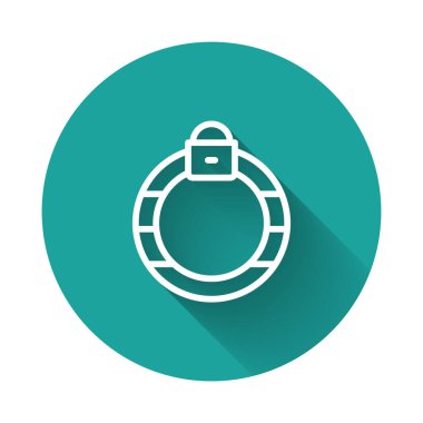 Beyaz çizgi, uzun gölge arkaplan izole edilmiş mücevher ikonlu sihirli taştan bir yüzük. Yeşil daire düğmesi. Vektör