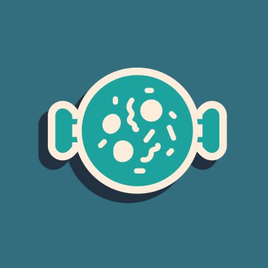 Yeşil arka planda yeşil tavuk tikka masala ikonu izole edildi. Geleneksel Hint yemekleri. Uzun gölge tarzı. Vektör.