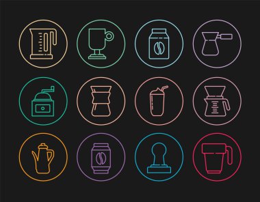 Set hattı kahve fincanı, kahve makinesinin üzerine dökme, torba fasulyesi, öğütücü, elektrikli su ısıtıcısı, milkshake ve İrlanda ikonu. Vektör