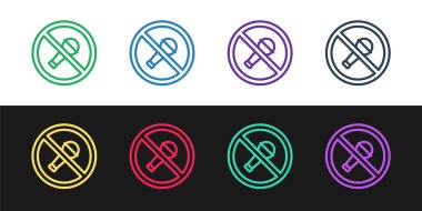 Siyah ve beyaz arkaplanda sessiz mikrofon simgesini ayır. Mikrofon sesi kapatıldı. Vektör