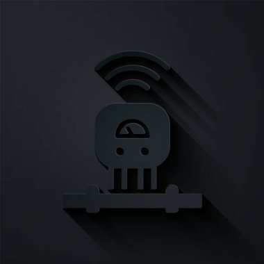 Kağıt kesiği Smart sensör sistemi simgesi siyah arkaplanda izole edildi. İnternet kavramının kablosuz bağlantısı. Kağıt sanatı tarzı. Vektör.