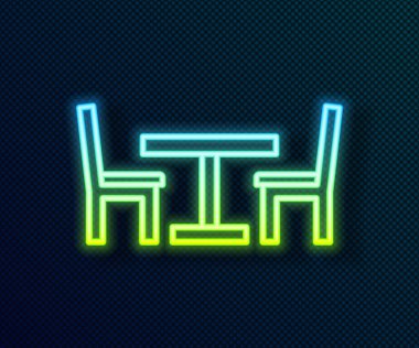 Siyah arka planda izole edilmiş sandalye ikonu olan parlak neon çizgili ahşap masa. Sokak kafesi. Vektör